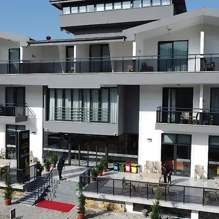 Celik Thermal & Hotell *